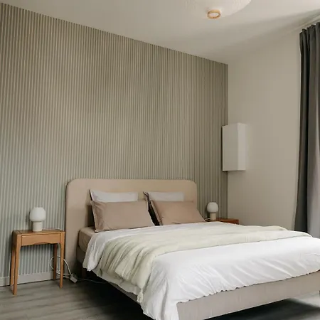Elegant, Central, Pour 2 Personnes Lejlighed *