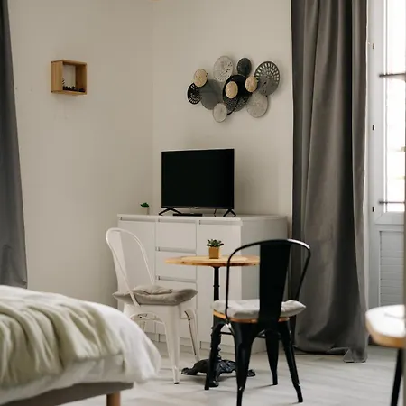 Elegant, Central, Pour 2 Personnes *